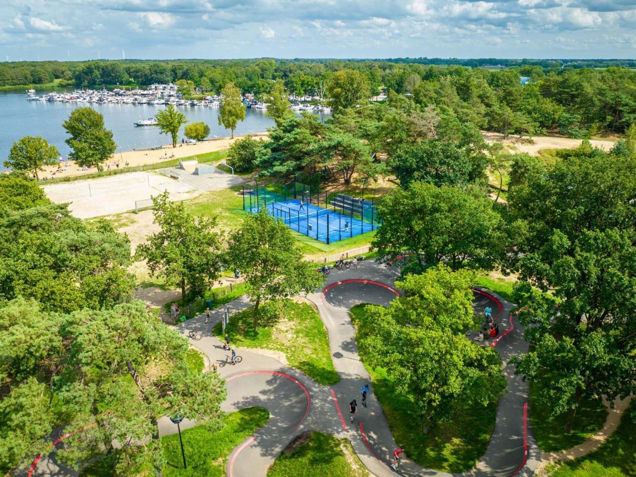 Landal Marina Resort Well Велл Экстерьер фото